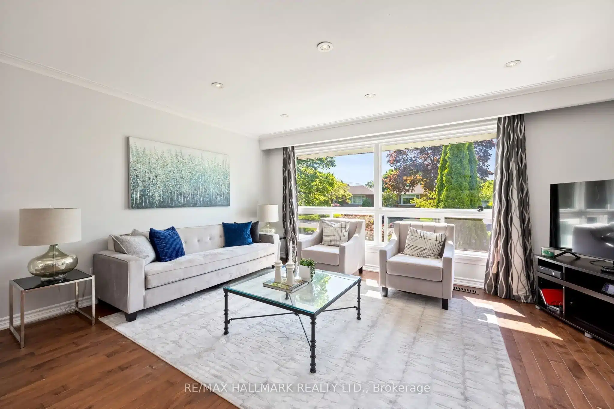 18 Daleside Crescent 3 18-daleside-crescent-toronto 3