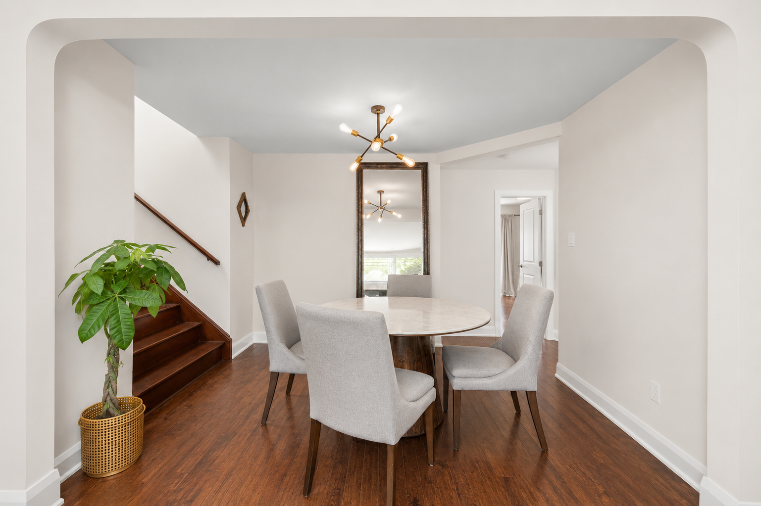 8 Davies Crescent 40 5